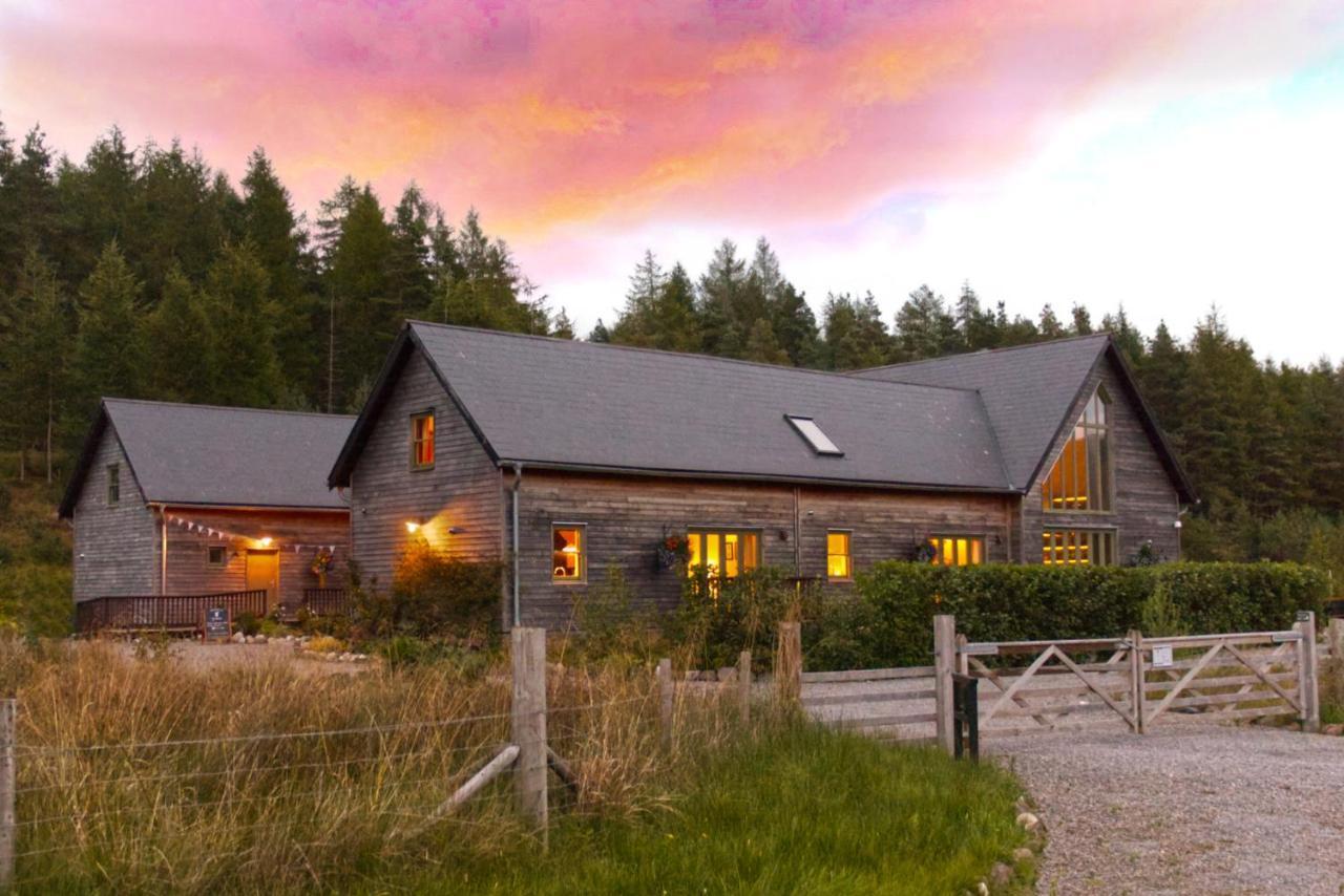 Faebuie Cottages Dalchreichart Exteriör bild